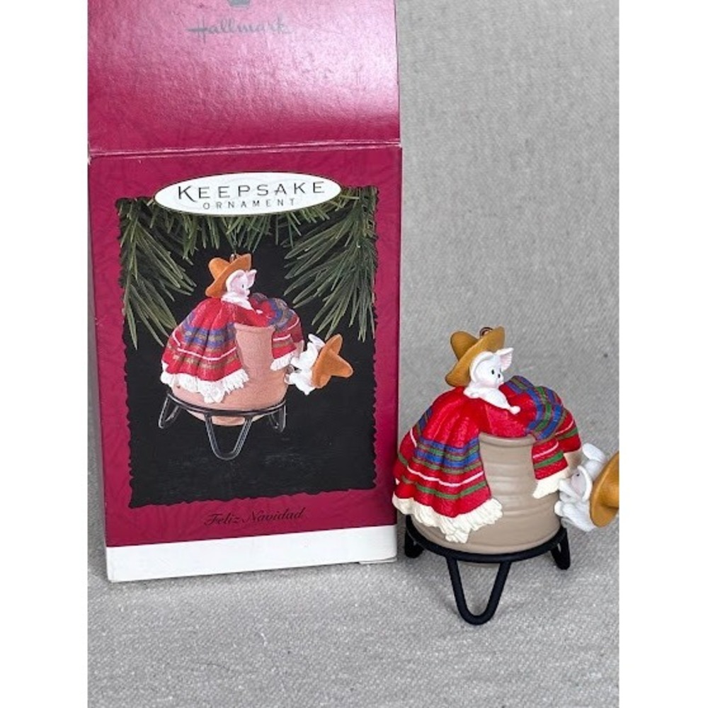 Hallmark Keepsake Ornament 1996 Feliz Navidad Amiguitos Mice‎ Sombrero